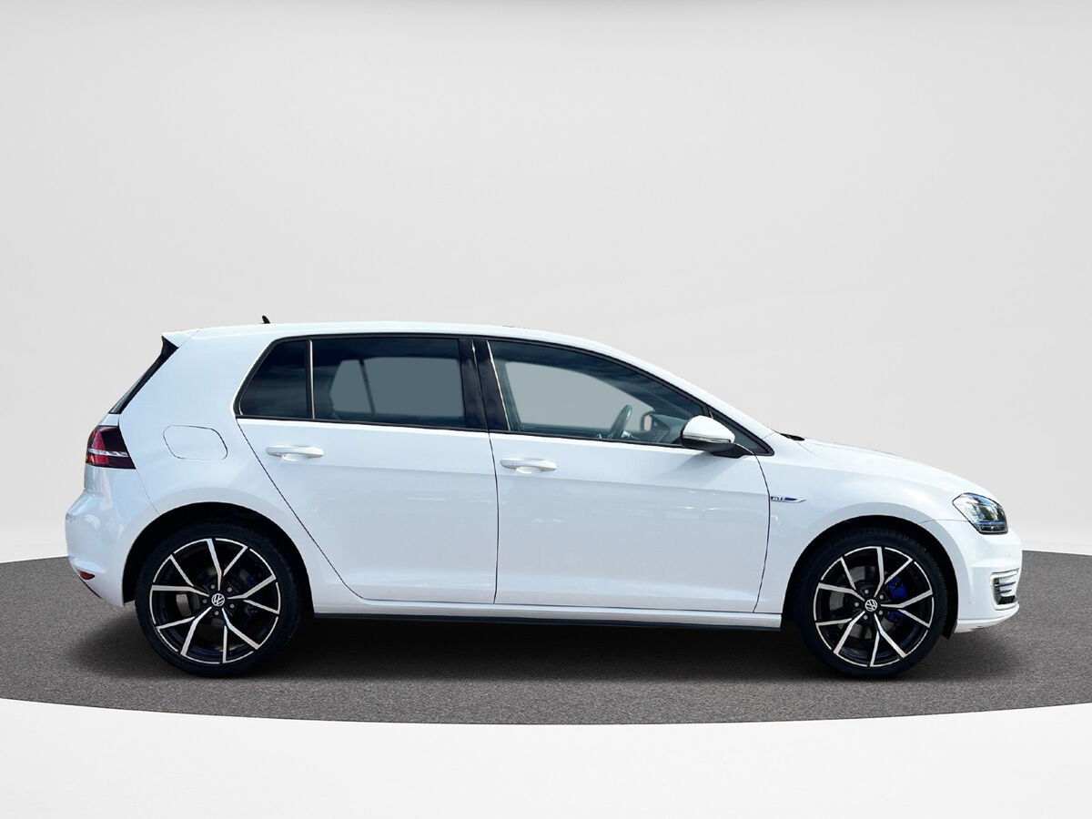 Volkswagen Golf GTE 1.4 TSI GTE 204 pk Connected Series | Clima | Cruise | Navi | PDC |