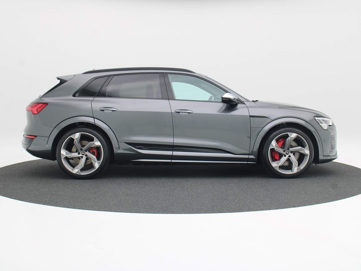 Audi SQ8 e-tron | quattro | 22 inch | Matrix Led | Panodak | B & O | 360 Cam |