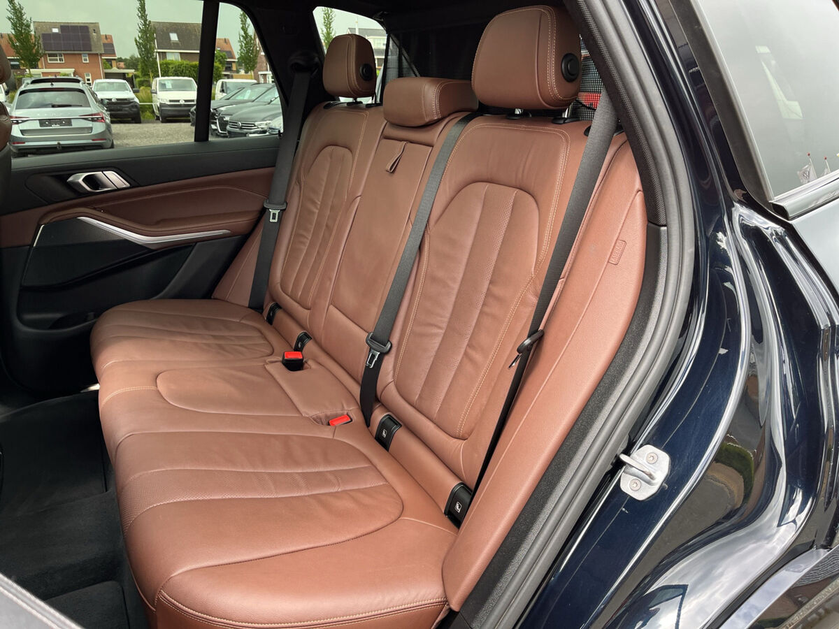 BMW X5 xDrive40i High Executive 340 pk | Leder | Panorama Dak | HUD |