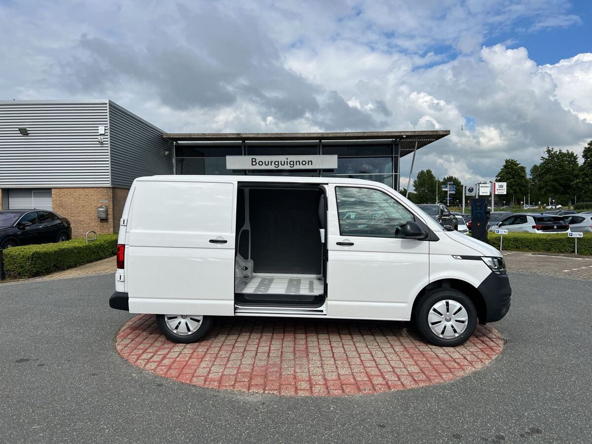 VW-Bedrijfswagens Transporter 2.0 TDI 110 pk L1H1 28  | Bijrijdersbank | Achterdeuren | A- Camera |