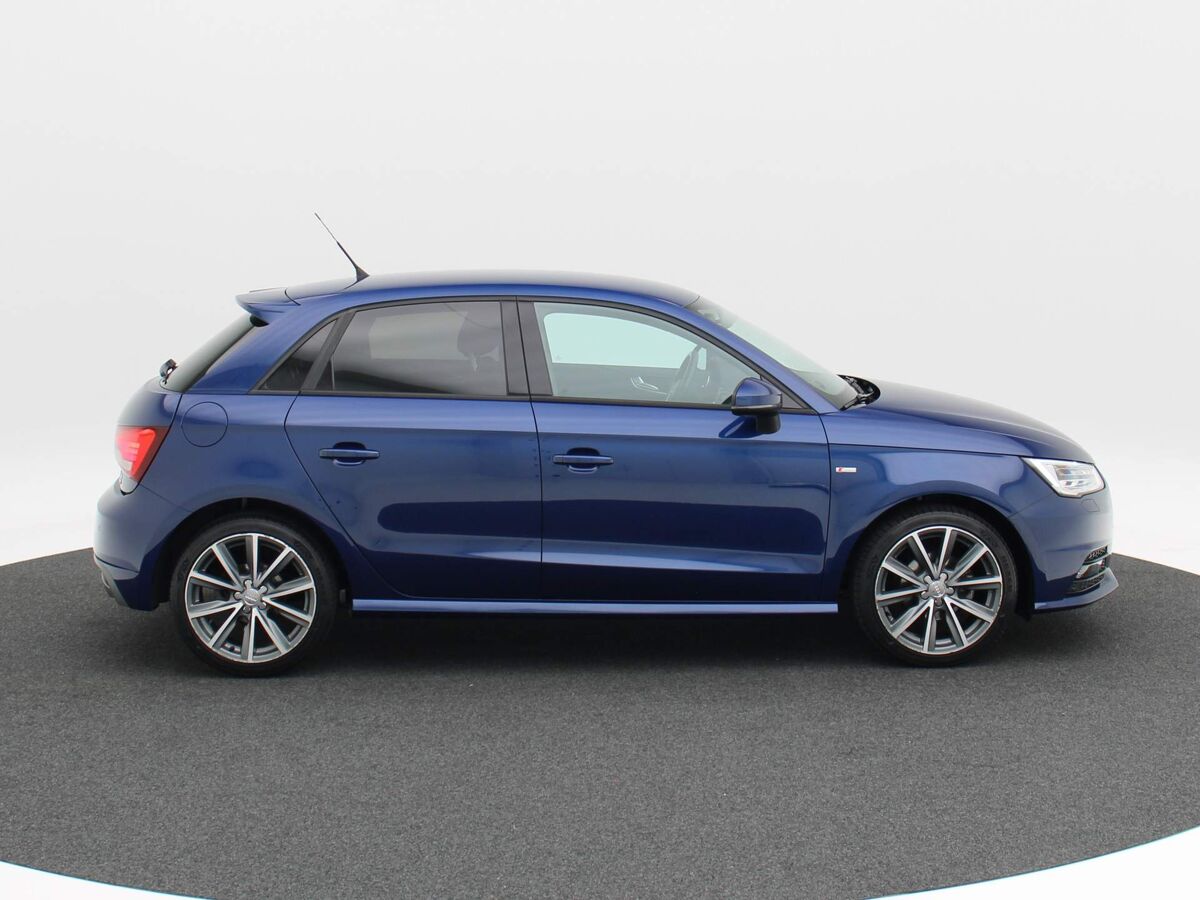 Audi A1 Sportback 1.0 TFSi S-Line Automaat | Navi | Cruise | Bi-Xenon | Bluetooth | Lederen stuur | 17 Inch