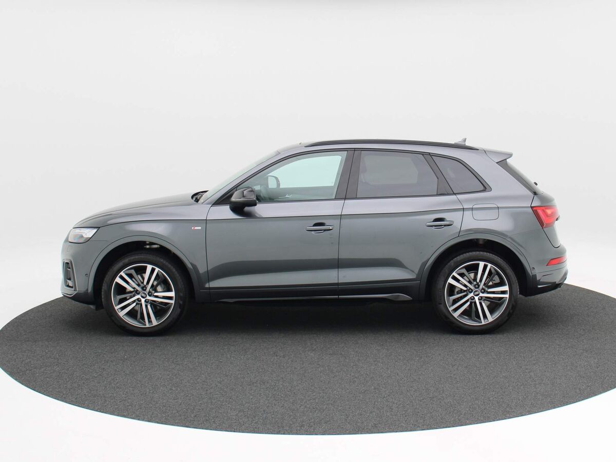 Audi Q5 50 TFSi 299 Pk e S-Line Competition | ECC | Adaptive Cruise | Panorama dak | 360 Camera | Navi | Carplay | Trekhaak