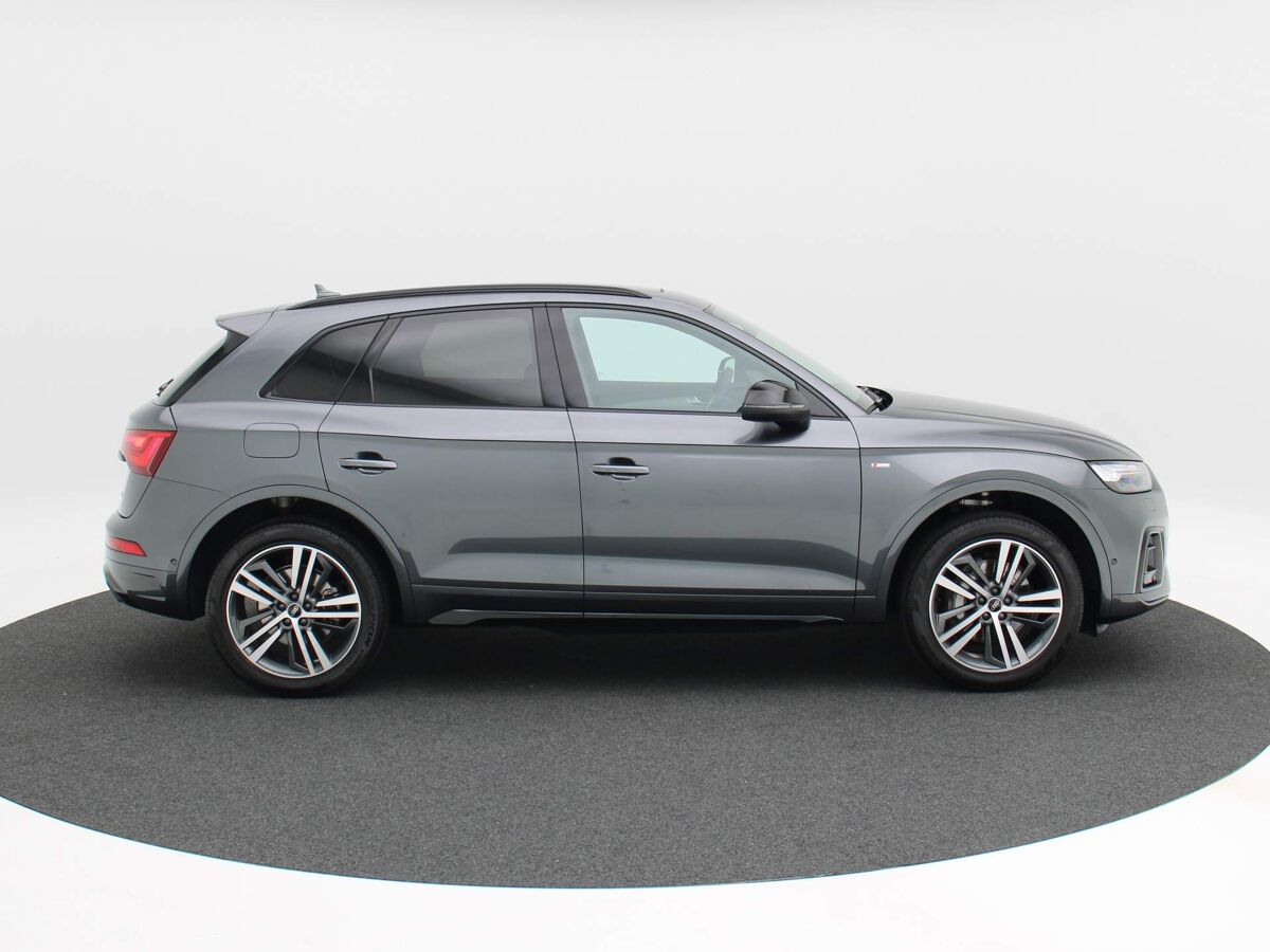 Audi Q5 50 TFSi 299 Pk e S-Line Competition | ECC | Adaptive Cruise | Panorama dak | 360 Camera | Navi | Carplay | Trekhaak