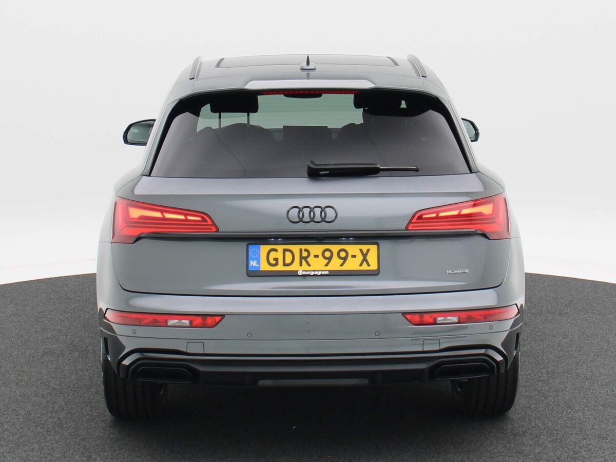 Audi Q5 50 TFSi 299 Pk e S-Line Competition | ECC | Adaptive Cruise | Panorama dak | 360 Camera | Navi | Carplay | Trekhaak