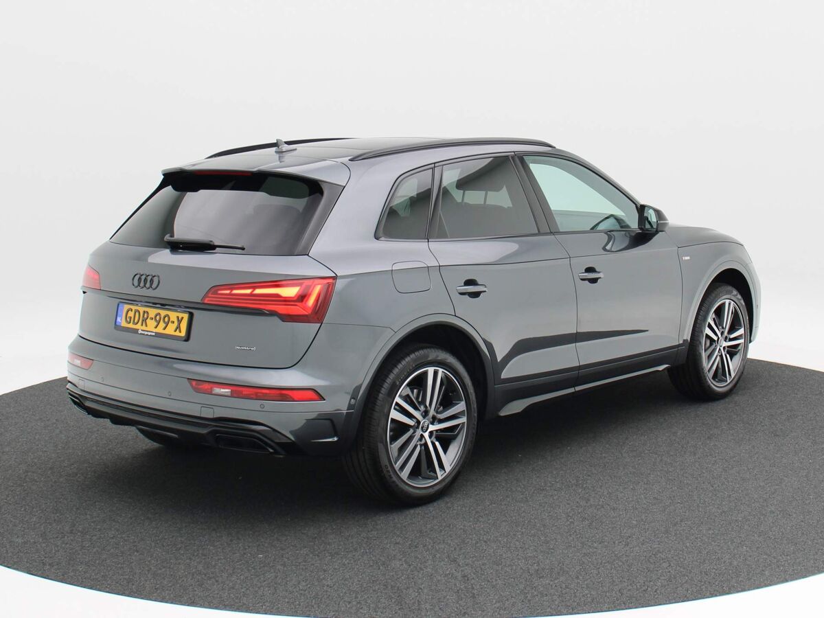 Audi Q5 50 TFSi 299 Pk e S-Line Competition | ECC | Adaptive Cruise | Panorama dak | 360 Camera | Navi | Carplay | Trekhaak