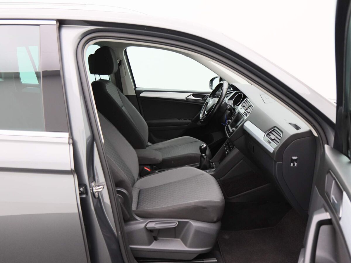 Volkswagen Tiguan 1.4 TSi 125 Pk Comfortline | Navi | ECC | Trekhaak | Cruise | 17 Inch | Parkeersensoren