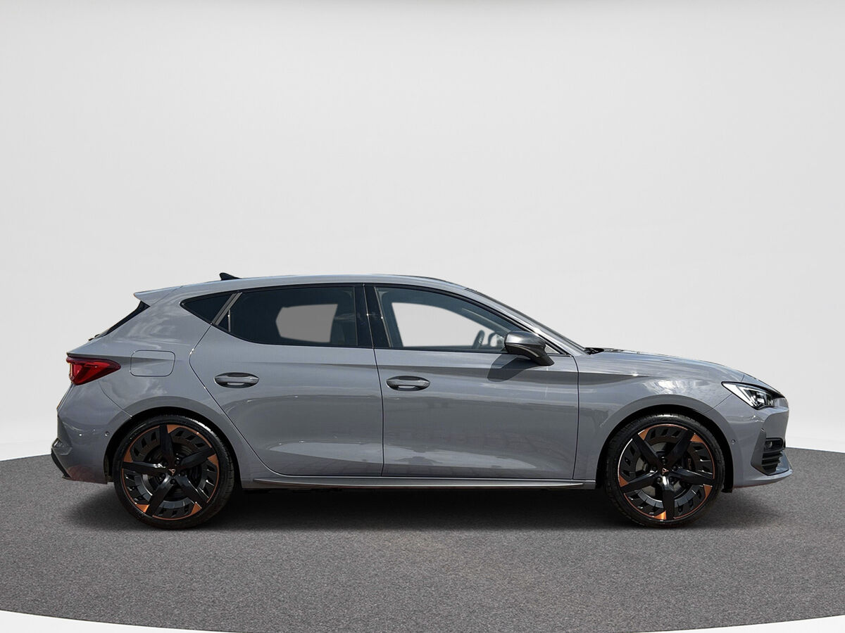 CUPRA Leon 1.4 e-Hybrid VZ 245 pk | PHEV | Navi | Clima | A-Camera | PDC |