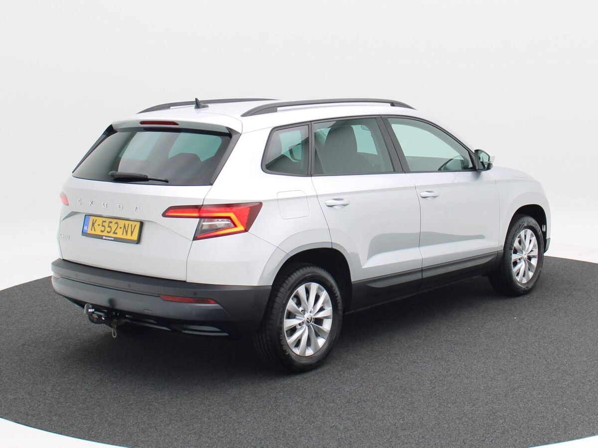 Škoda Karoq 1.0 TSi 110 Pk Business Edition | Navi | ECC | Cruise | Trekhaak | 16 Inch | Parkeersensoren