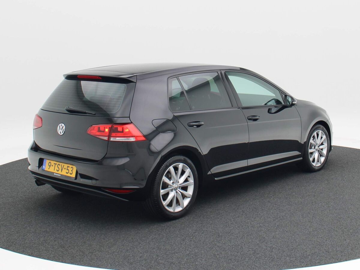 Volkswagen Golf 1.2 TSi DSG Highline | Cruise | Privacy glass | ECC | Bluetooth |