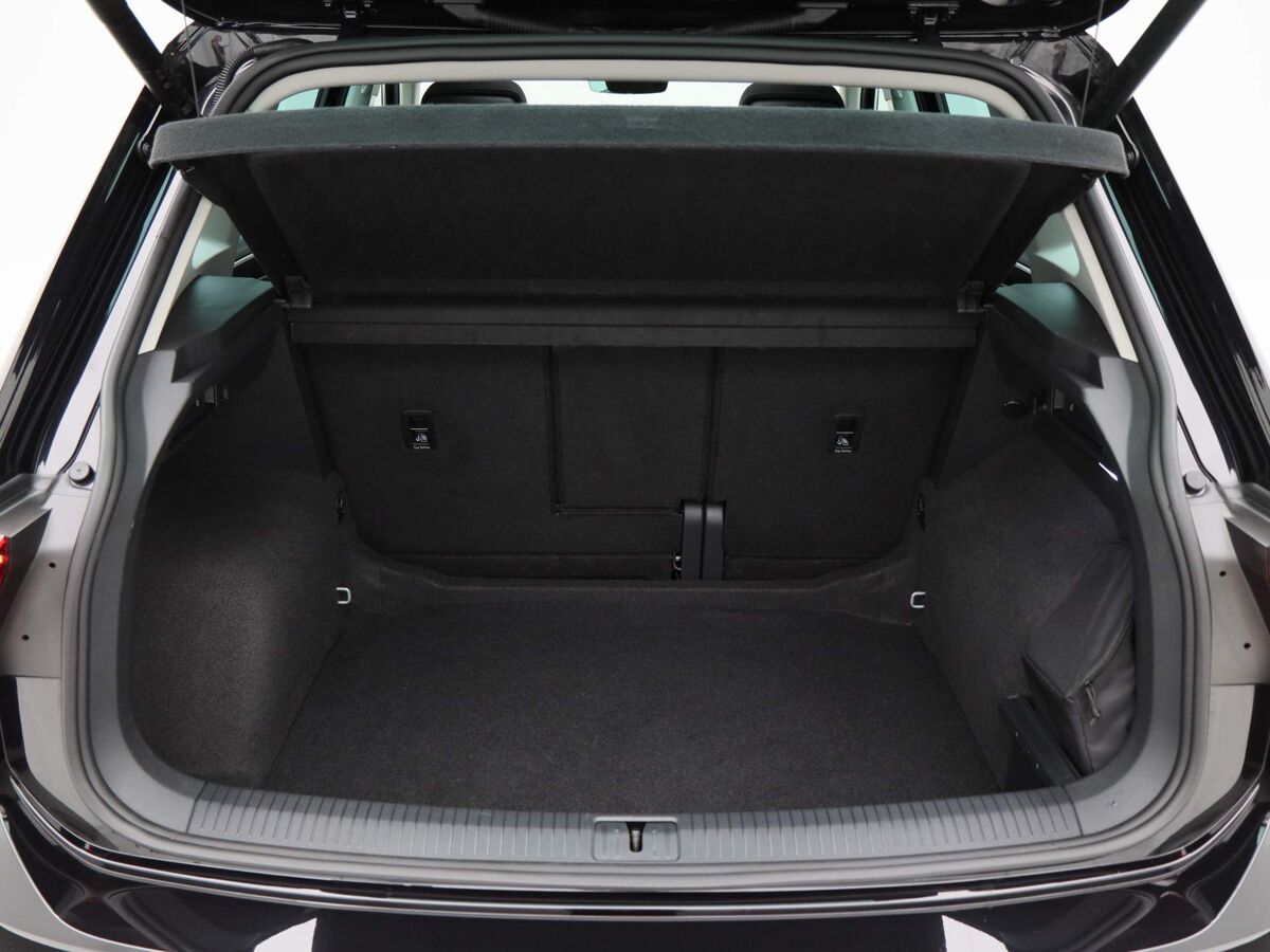 Volkswagen Tiguan 1.5 TSi 150 Pk DSG Elegance | Full LED | Panoramadak | 18 Inch | Adapt. Cruise | Camera | Elek. Achterklep