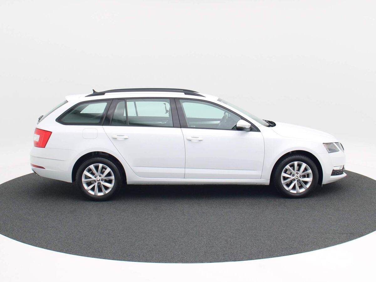 Škoda Octavia Combi 1.0 TSi 115 Pk Business Edition | Navi | Cruise Controle | Trekhaak | Parkeersensoren | 16 Inch | 62.457 Km!!