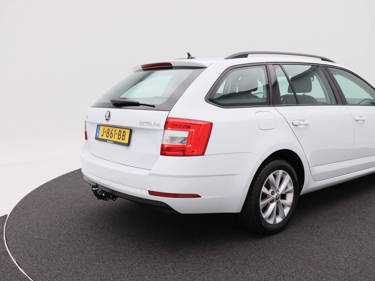 Škoda Octavia Combi 1.0 TSi 115 Pk Business Edition | Navi | Cruise Controle | Trekhaak | Parkeersensoren | 16 Inch | 62.457 Km!!