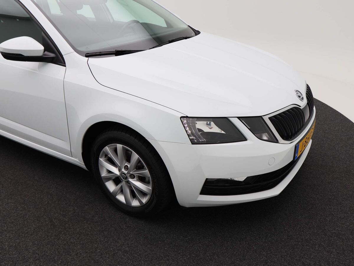 Škoda Octavia Combi 1.0 TSi 115 Pk Business Edition | Navi | Cruise Controle | Trekhaak | Parkeersensoren | 16 Inch | 62.457 Km!!