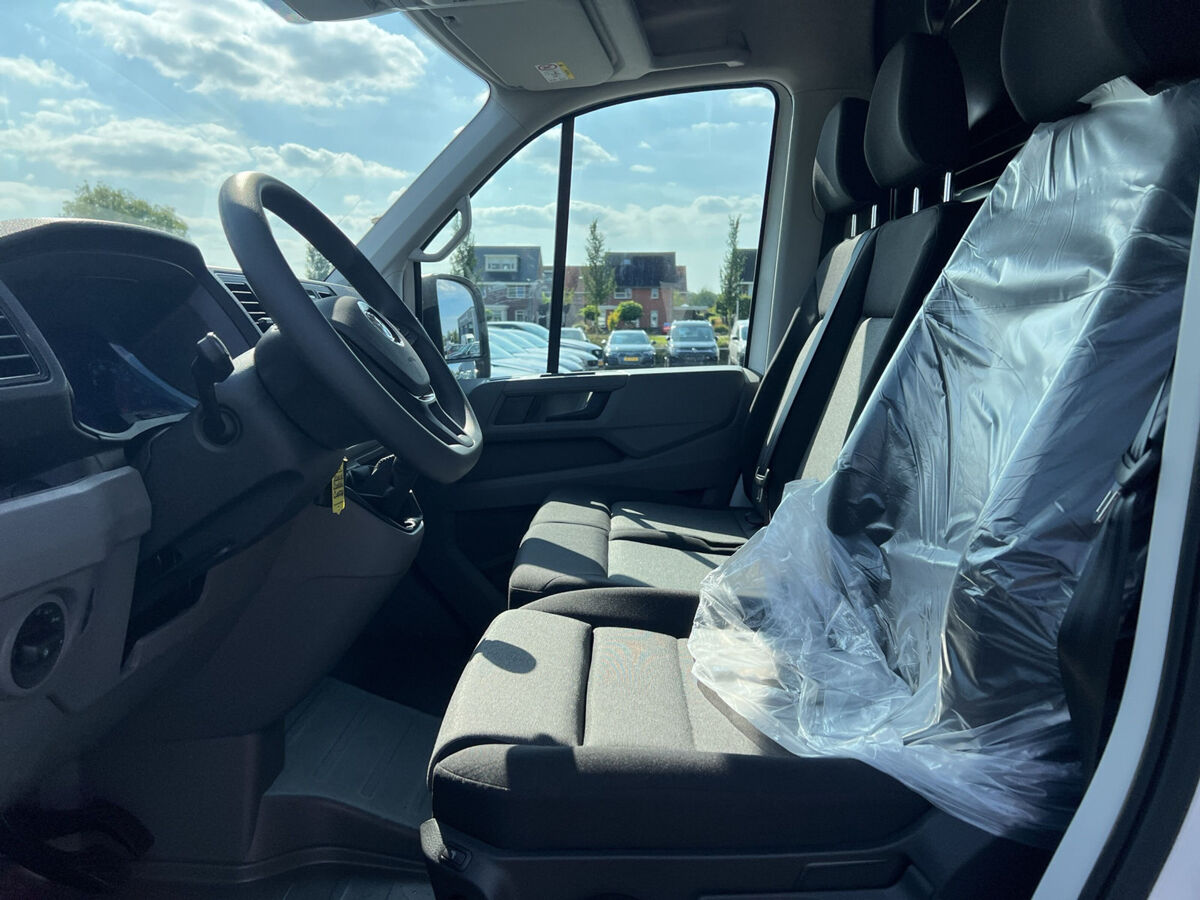 VW-Bedrijfswagens Crafter 35 2.0 TDI 140 pk H6 L3H3 | Airco | ERGO | A-Camera | App Connect | Navi via App | PDC |