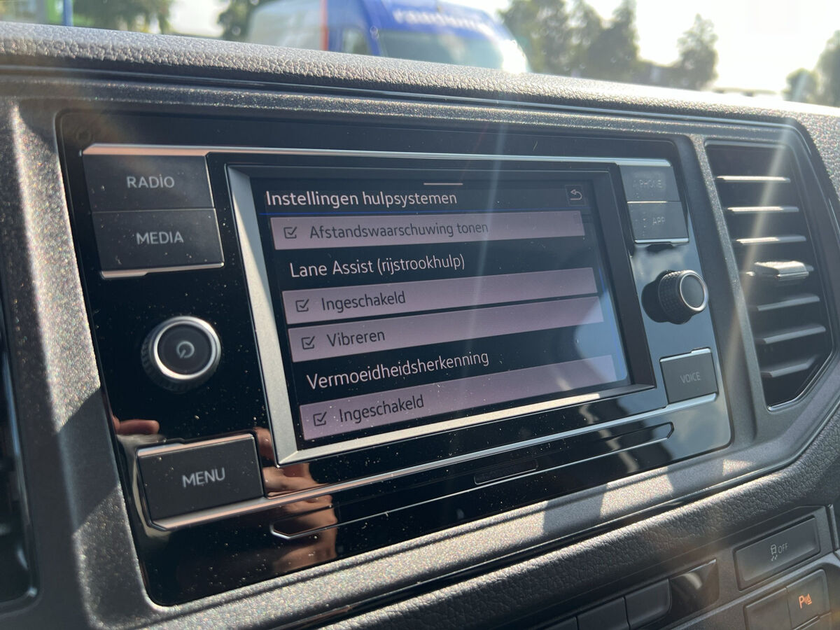 VW-Bedrijfswagens Crafter 35 2.0 TDI 140 pk H6 L3H3 | Airco | ERGO | A-Camera | App Connect | Navi via App | PDC |