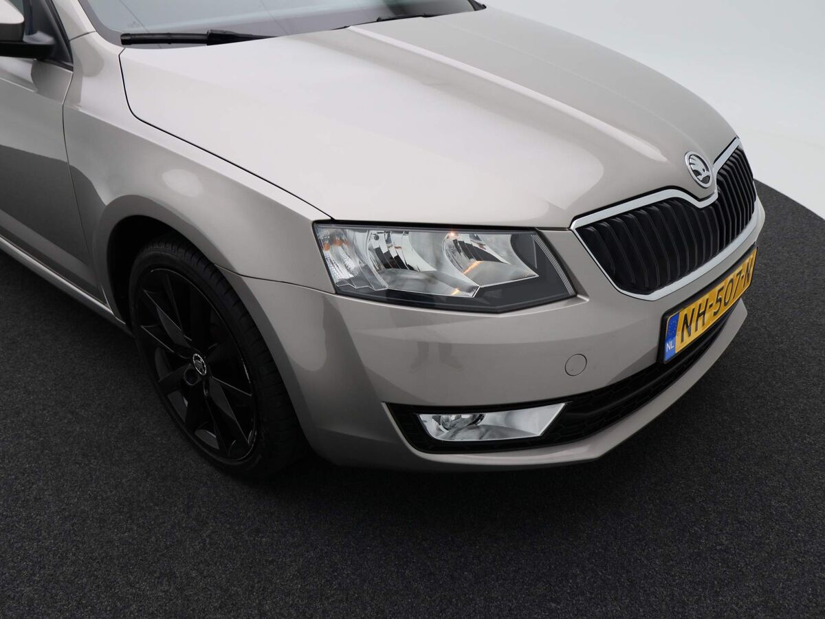 Škoda Octavia 1.0 TSi 115 Pk DSG Ambition Business | Navi | 18 Inch | Trekhaak | Sportstoelen | Cruise Controle | 96.077 Km!!