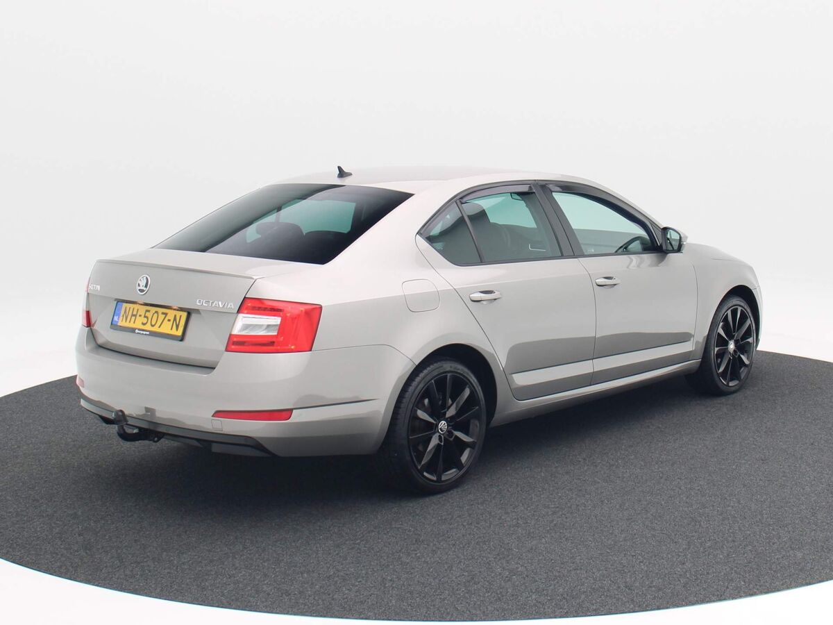 Škoda Octavia 1.0 TSi 115 Pk DSG Ambition Business | Navi | 18 Inch | Trekhaak | Sportstoelen | Cruise Controle | 96.077 Km!!