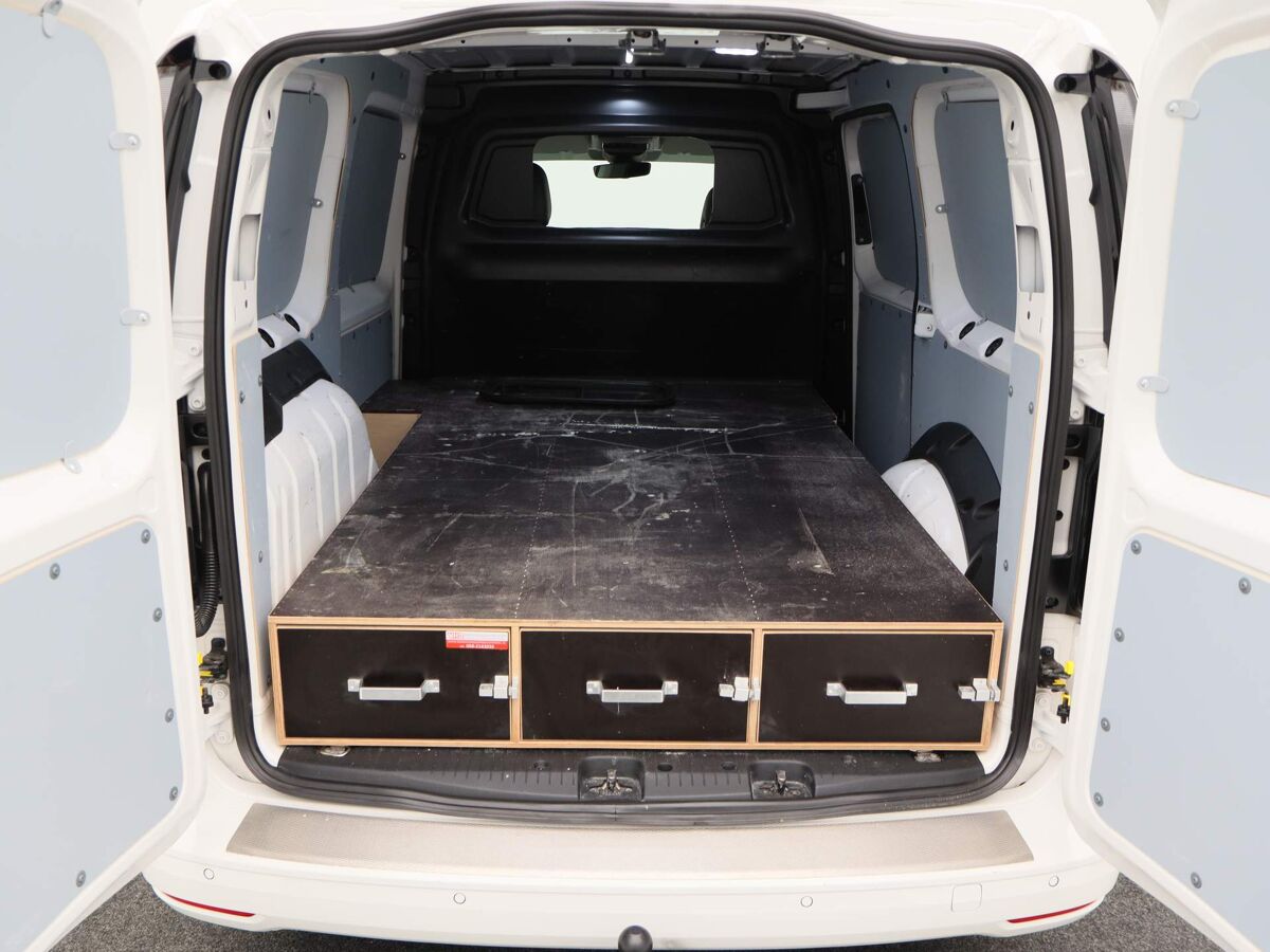 VW-Bedrijfswagens Caddy Cargo Maxi 2.0 TDi 122 Pk DSG 1St Edition | Full LED | Trekhaak | 19 Inch | Leer | Adapt. Cruise | 36.307 Km!!