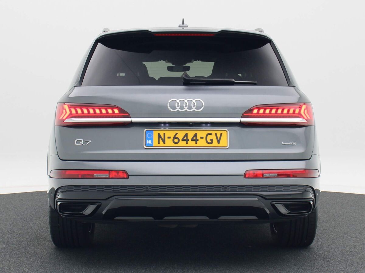 Audi Q7 60 TFSI e quattro Competition Laser Led | Head up | Garagedeur opener | Leder | Luchtvering