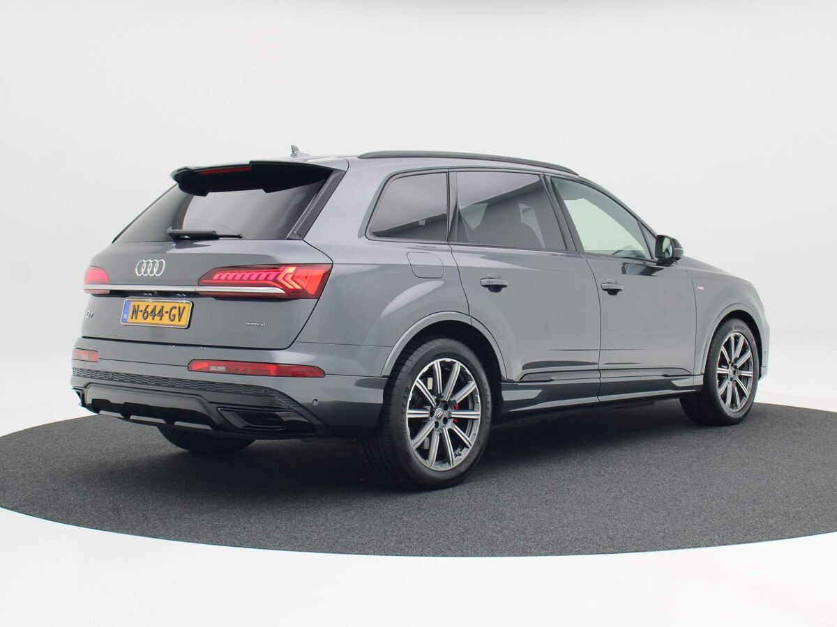 Audi Q7 60 TFSI e quattro Competition Laser Led | Head up | Garagedeur opener | Leder | Luchtvering