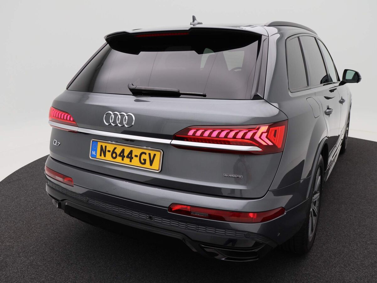 Audi Q7 60 TFSI e quattro Competition Laser Led | Head up | Garagedeur opener | Leder | Luchtvering