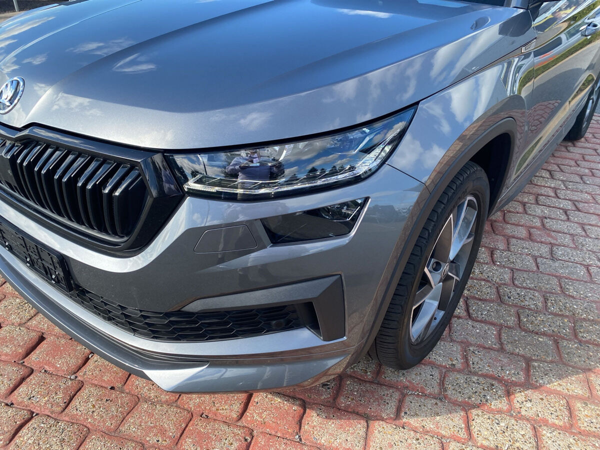 Škoda Kodiaq 1.5 TSI 150 pk DSG Sportline |  7p. | Pano Dak | Trekhaak |