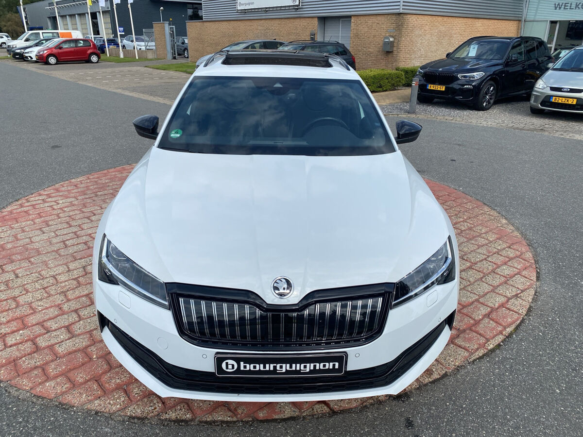 Škoda Superb Combi 1.4 TSI iV 218 pk PHEV Sportline Business | Pano Dak | Canton Sound | Standkachel | Area View |