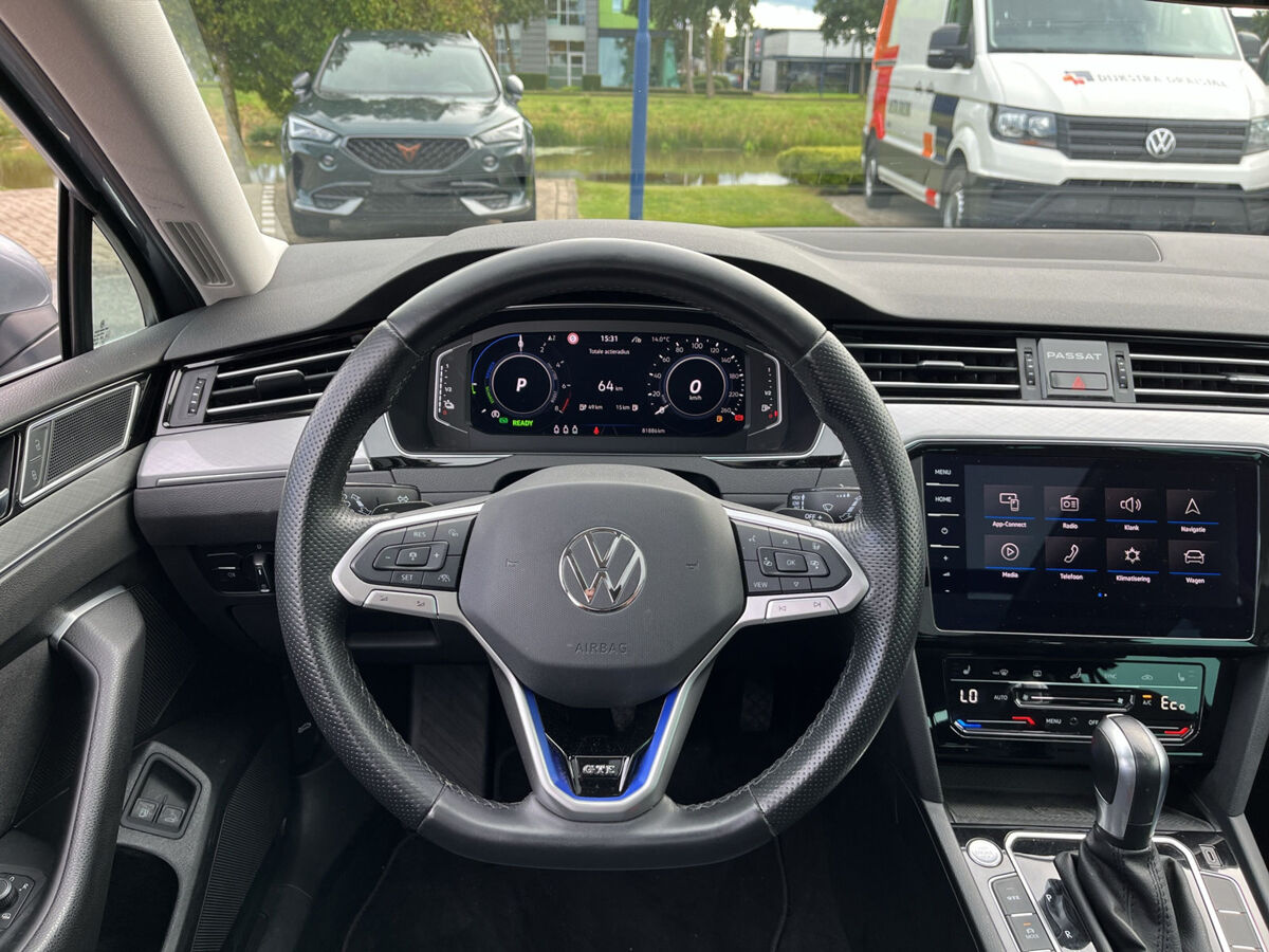 Volkswagen Passat Variant 1.4 TSI PHEV GTE 218 pk | Pano Dak | Trekhaak | ERGO Massage | A-Camera |