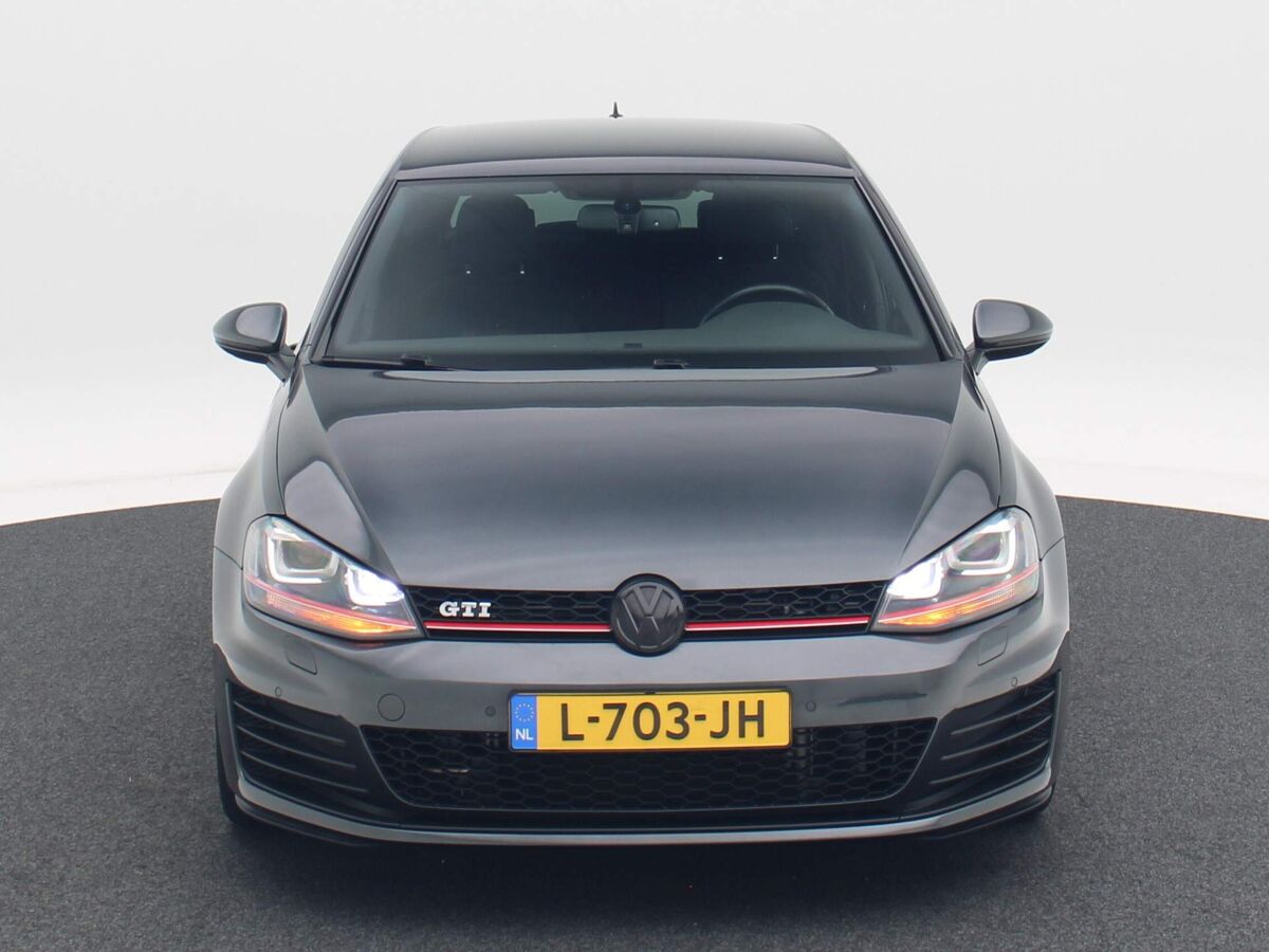 Volkswagen Golf 2.0 TSI GTi 300 Pk DSG | Xenon | 18 Inch | Navi | Privacy Glass | Stoelverwarming