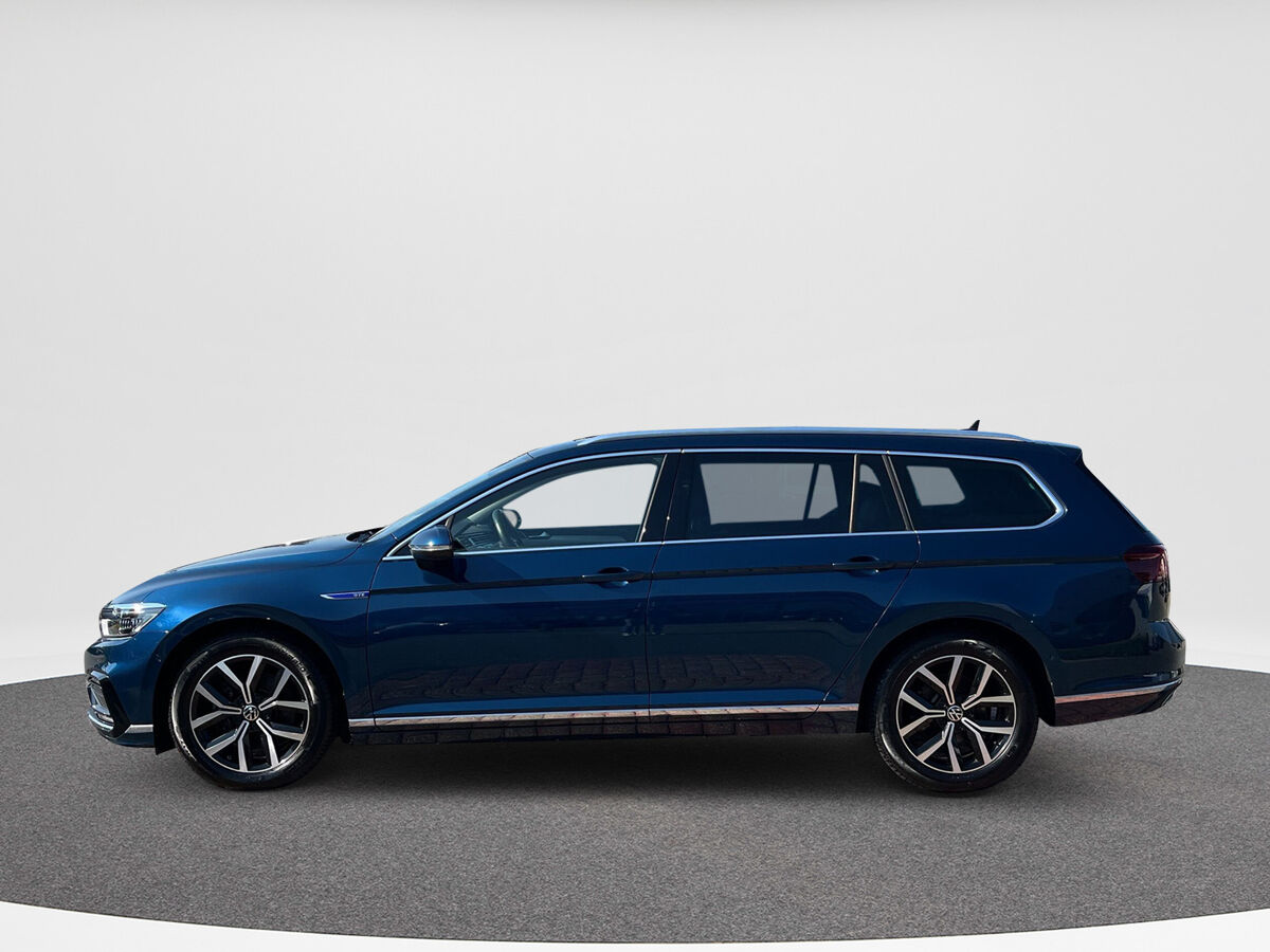 Volkswagen Passat Variant 1.4 TSI PHEV GTE | Leder | Trekhaak | Camera rondom |