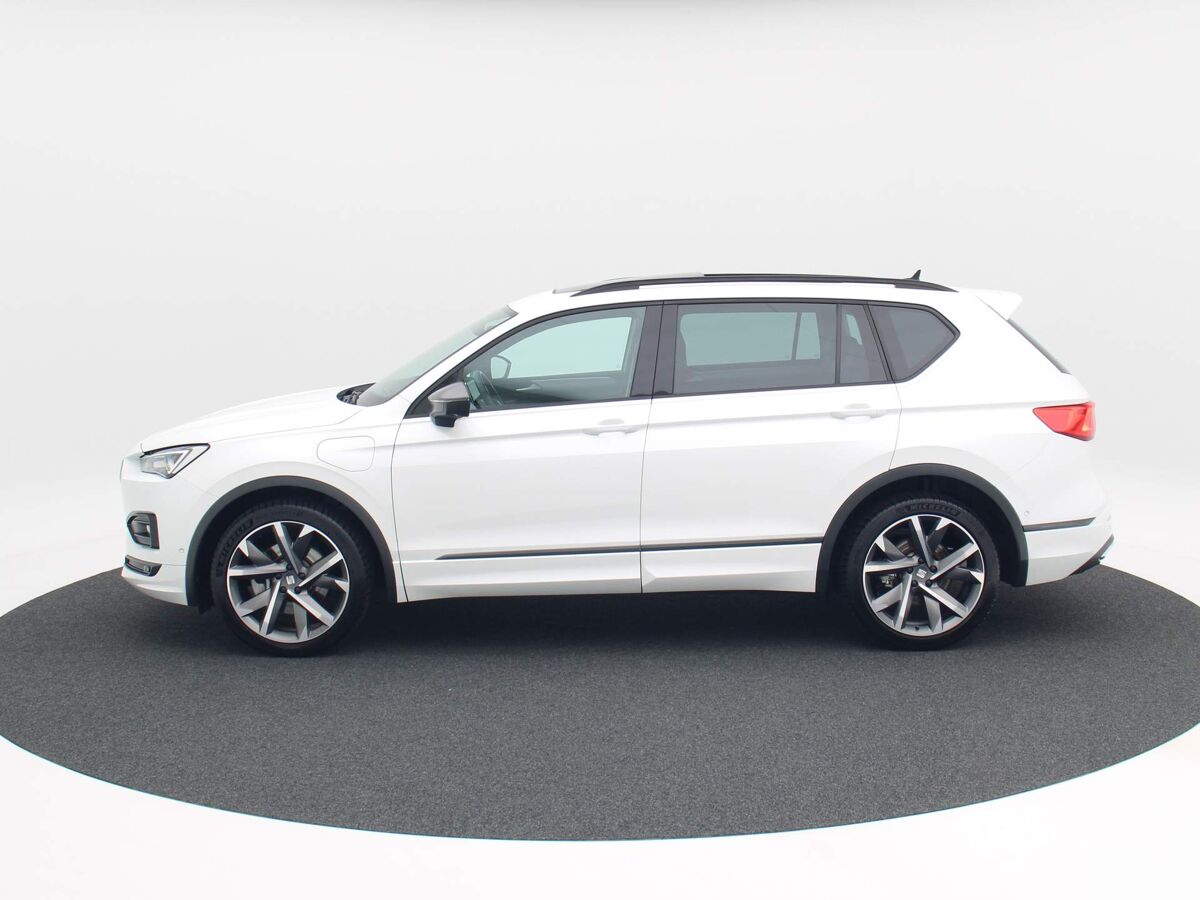 SEAT Tarraco 1.4 TSi 245 Pk DSG e-Hybrid PHEV FR | Navi | Full LED | Panoramadak | 20 Inch | Elek. Achterklep | 68.773 Km!!