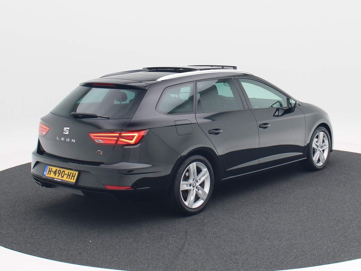 SEAT Leon ST 1.5 TSi 130 Pk FR Ultimate Edition | Panoramadak | Full LED | 17 Inch | Camera | Beats Audio | 84.982 Km!!