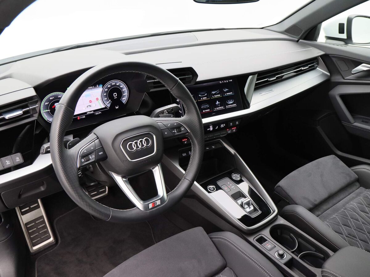 Audi A3 Sportback 40 TFSi e 204 Pk S-Line | Navi | Full LED | Alcantara | 17 Inch | Adapt. Cruise | Stoelverwarming | 15.317 Km!!