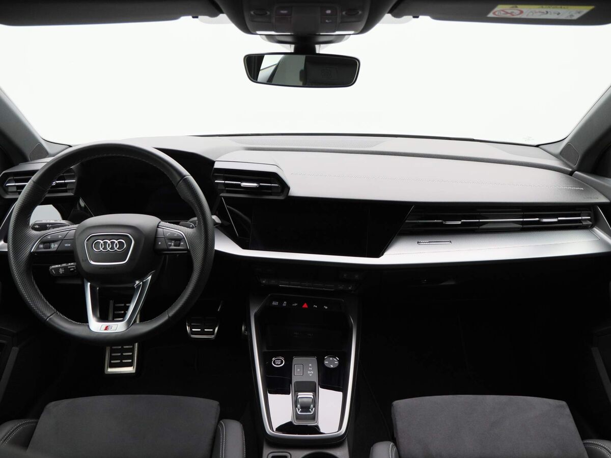 Audi A3 Sportback 40 TFSi e 204 Pk S-Line | Navi | Full LED | Alcantara | 17 Inch | Adapt. Cruise | Stoelverwarming | 15.317 Km!!