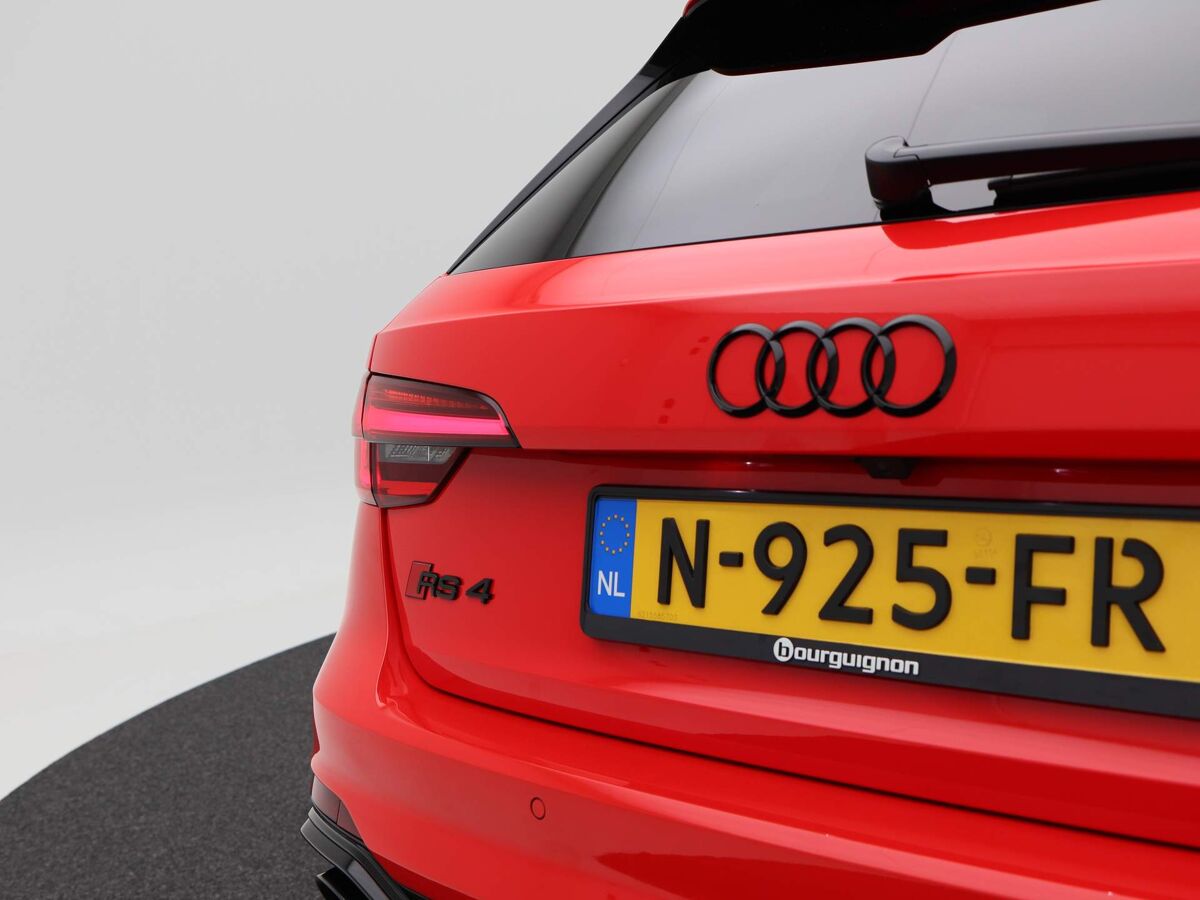 Audi RS4 Avant 2.9 TFSi 450 Pk quattro | B&O Audio | Leder | Head-up | 20 Inch | Panoramadak