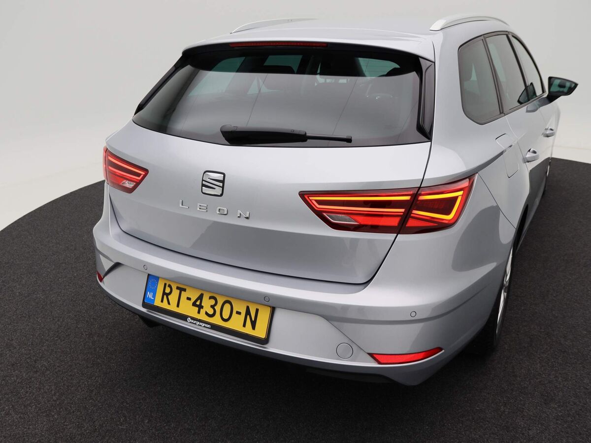 SEAT Leon ST 1.0 TSi 115 Pk Style Business Intense | Full LED | Navi | Privacy Glass | Elek. Stoel | 16 Inch | 68.962 Km!!