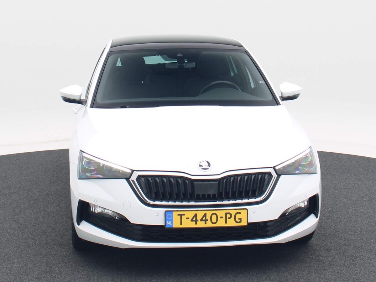 Škoda Scala 1.0 TSi 110 Pk Business Edition | Full LED | Panoramadak | Camera | App Connect | Privacy Glass | 63.967 Km!!