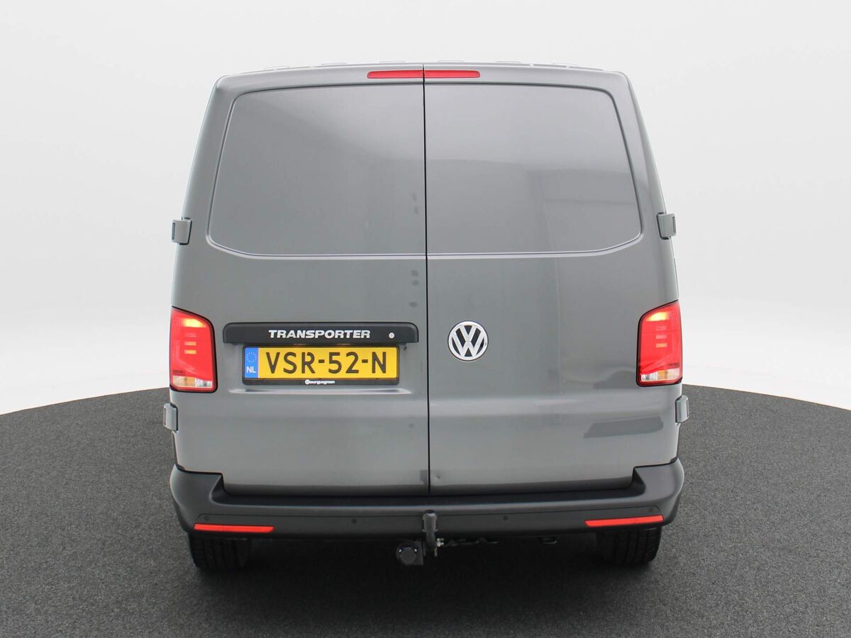 VW-Bedrijfswagens Transporter 2.0 TDI L2H1 Comfortline | Airco | Trekhaak | Parkeersensoren | App Connect