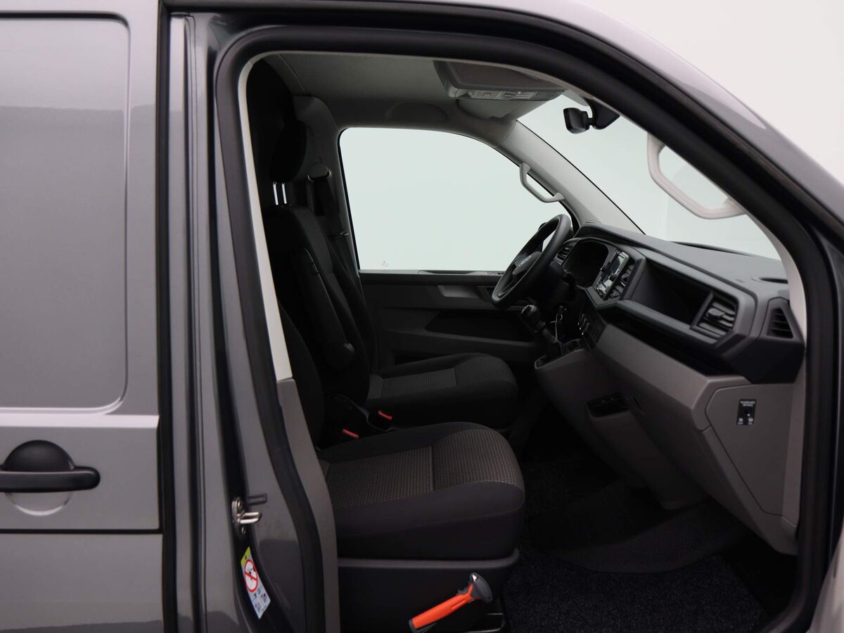 VW-Bedrijfswagens Transporter 2.0 TDI L2H1 Comfortline | Airco | Trekhaak | Parkeersensoren | App Connect