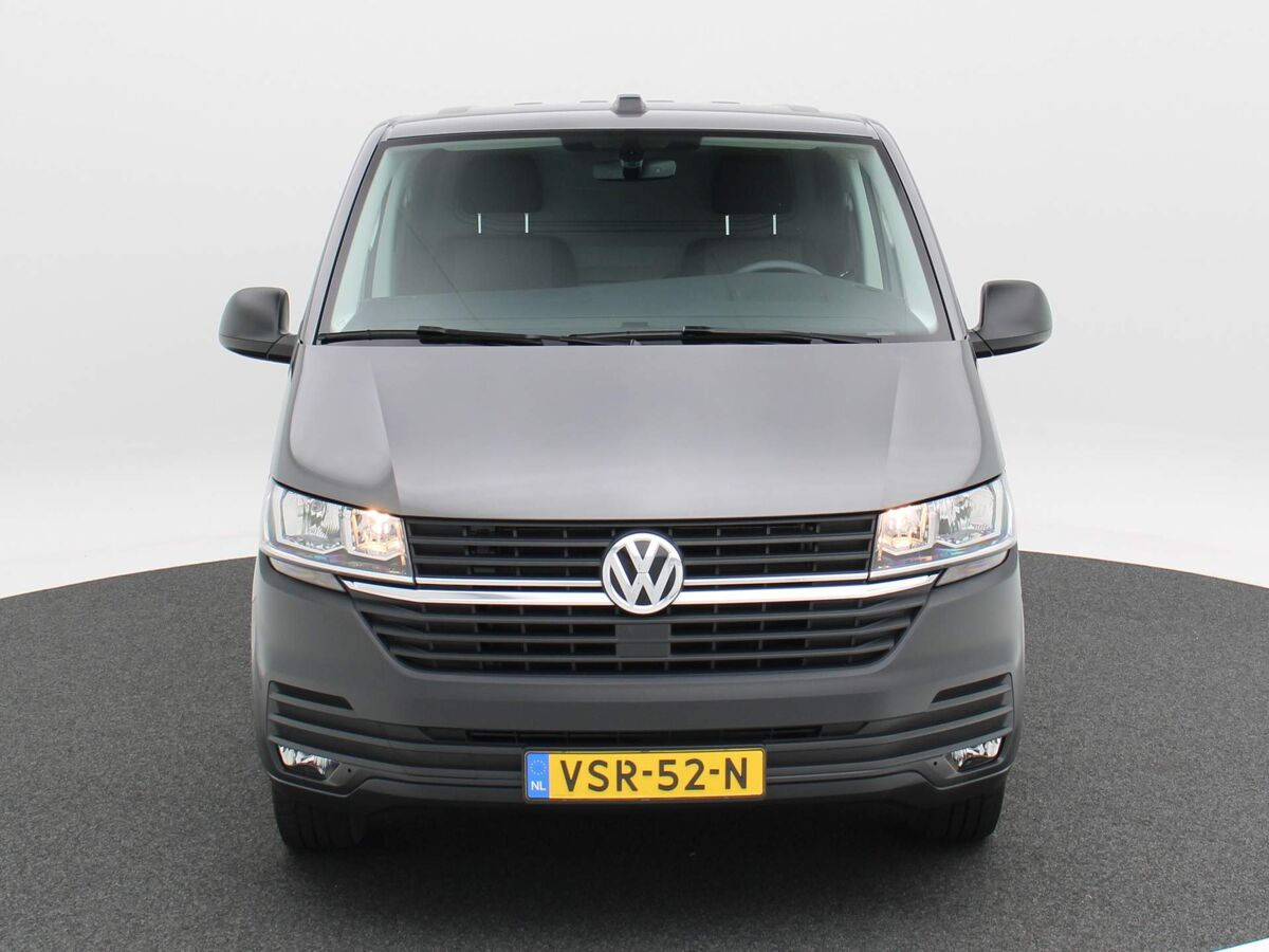 VW-Bedrijfswagens Transporter 2.0 TDI L2H1 Comfortline | Airco | Trekhaak | Parkeersensoren | App Connect