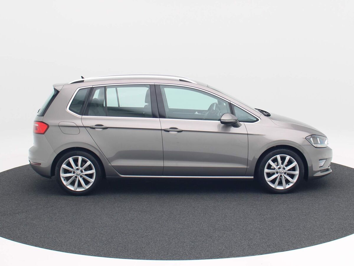 Volkswagen Golf Sportsvan 1.2 TSI Highline | Navi | Cruise Control | Trekhaak | Navi | Camera | 18'' Velgen |