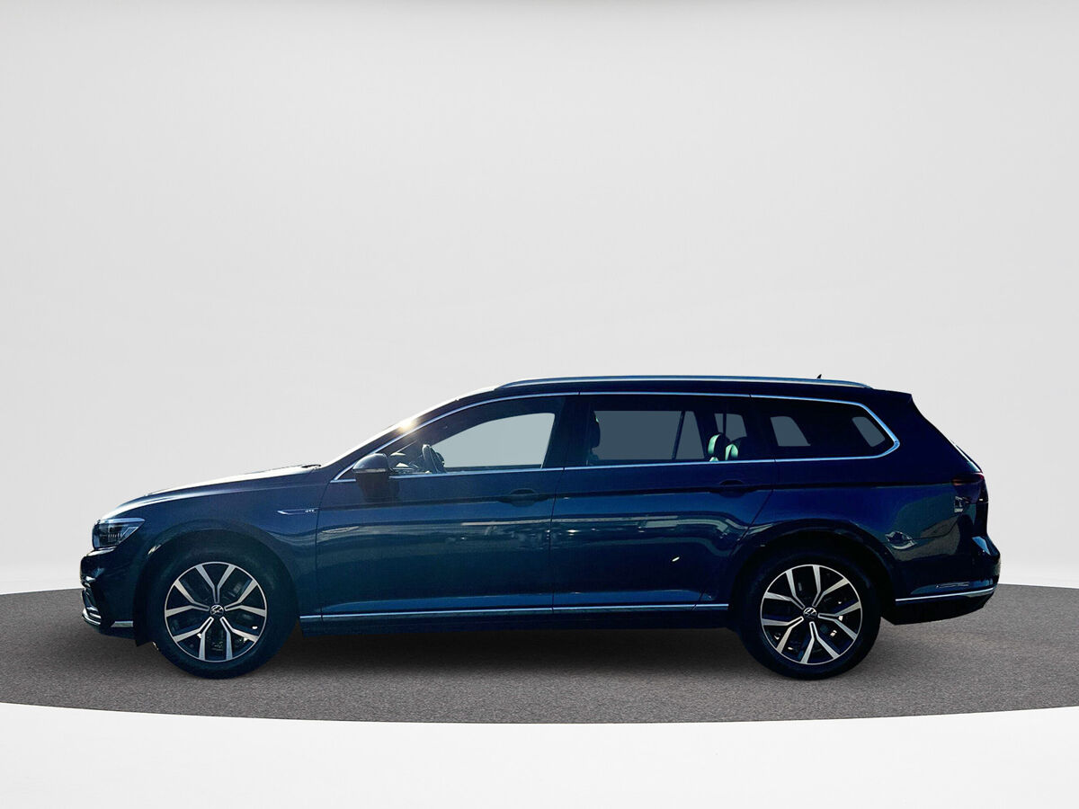 Volkswagen Passat Variant 1.4 TSI 218 pk PHEV GTE | R Line | Leder | Trekhaak | IQ Light | ERGO Massage |