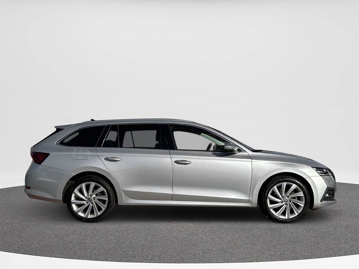 Škoda Octavia Combi 1.4 TSI iV 218 pk Style PHEV | 18 Ich | Matrix LED | ACC | Smart Link | HUD |