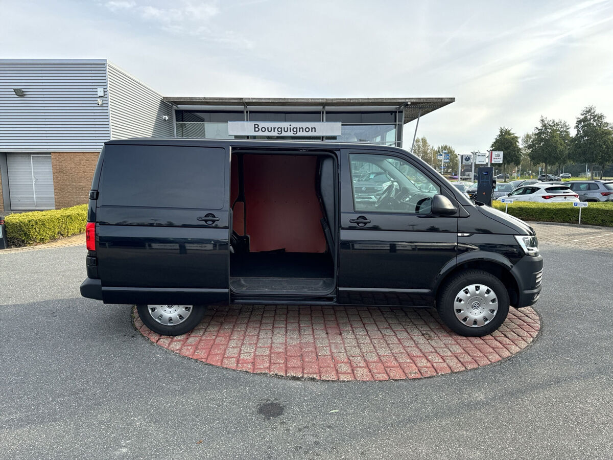 VW-Bedrijfswagens Transporter 2.0 TDI 150 pk L1H1 | Airco | Cruise Control | Bijrijdersbank | Betimmering |