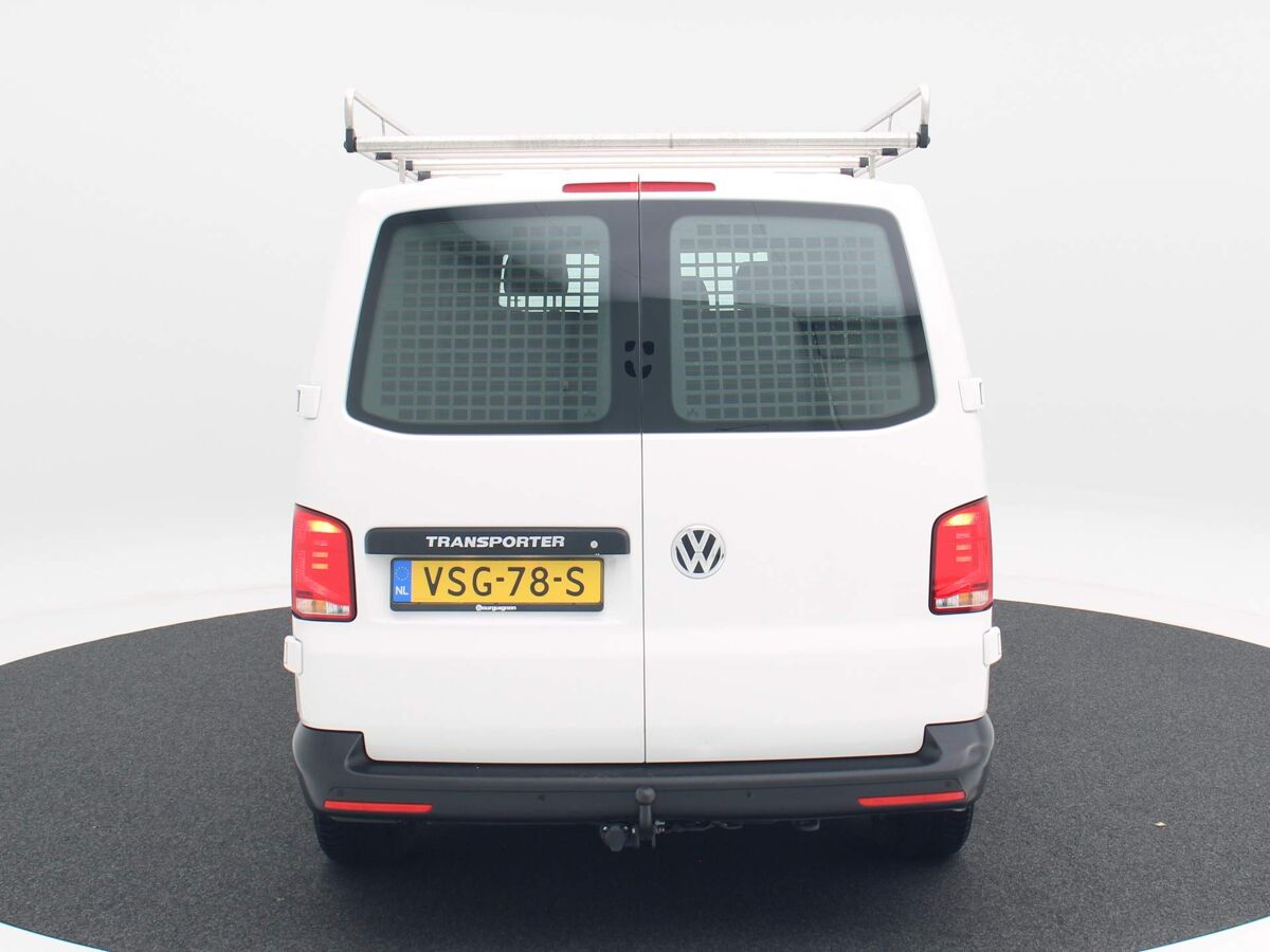 VW-Bedrijfswagens Transporter 2.0 TDi L2H1 28 Business 3-Zits | Airco | Trekhaak | App Connect | 17 Inch | Parkeersensoren | 24.254 Km!!