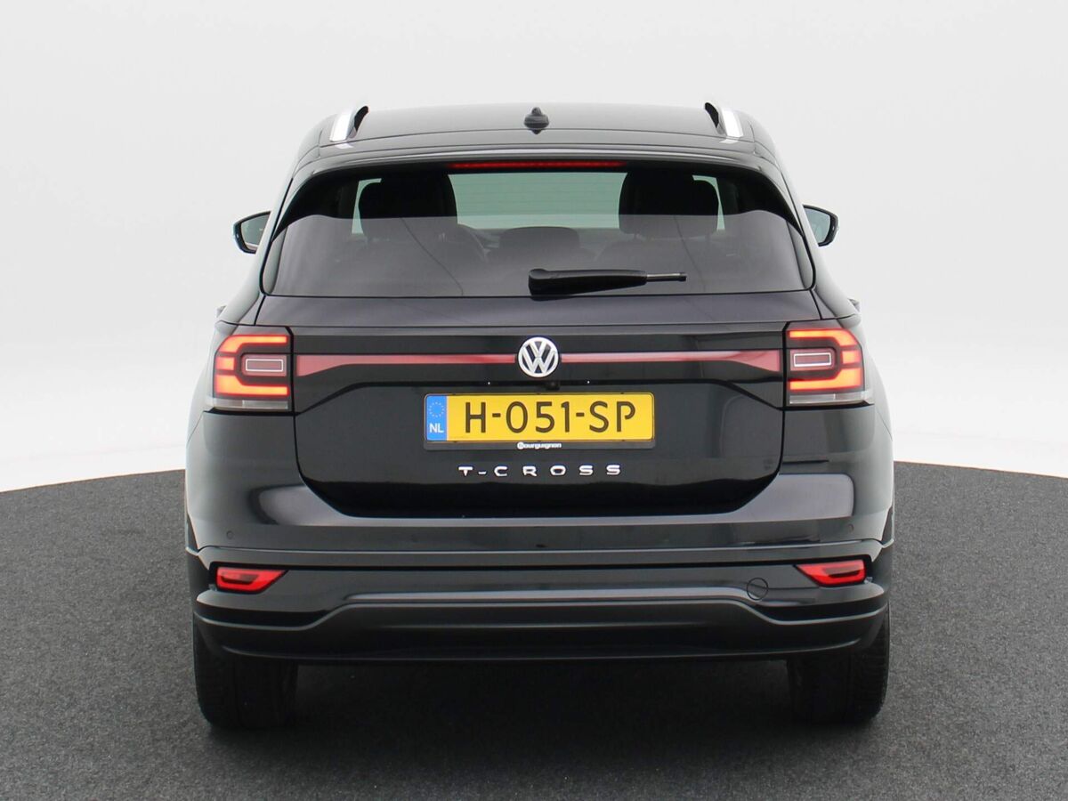 Volkswagen T-Cross 1.0 TSi 115 Pk R-Line | Full LED | Camera | 17 Inch | Parkeersensoren | ECC | 63.267 Km!!