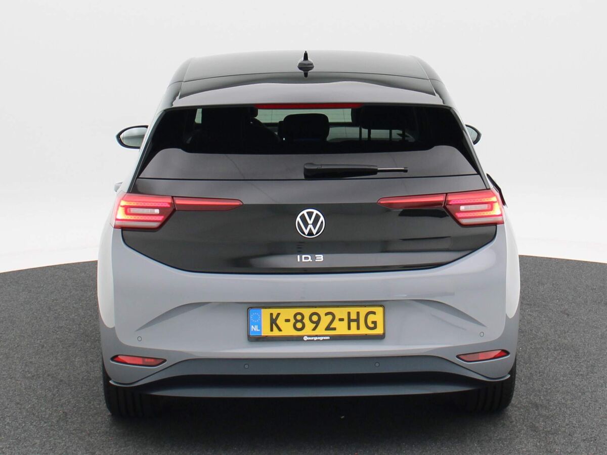 Volkswagen ID.3 First Plus 58 kWh 204 Pk | Full LED | Navi | 19 Inch | Adaptive Cruise | Privacy Glass | Camera