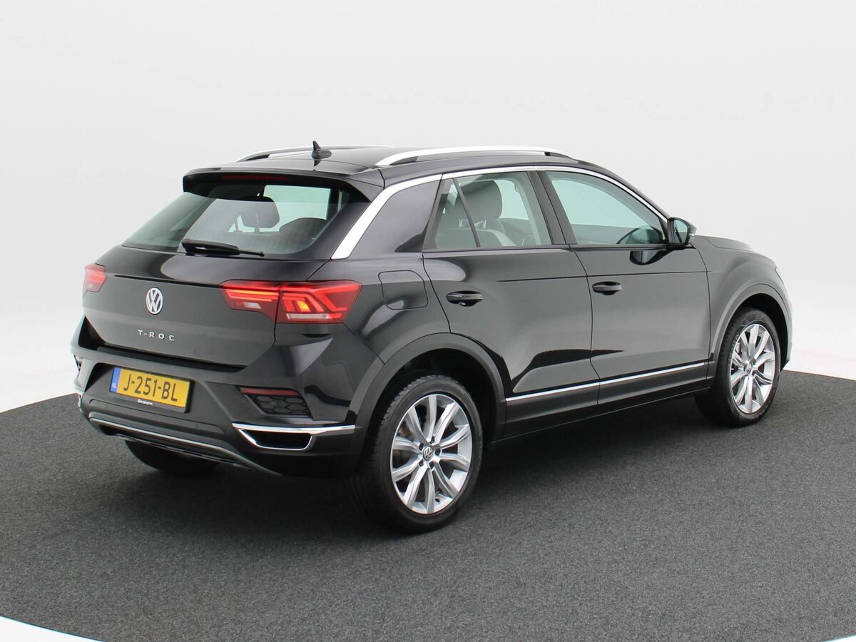 Volkswagen T-Roc 1.5 TSi 150 Pk Automaat Sport | Adapt. Cruise | Camera | ECC | Carplay | Stoel Verw. | 18 Inch