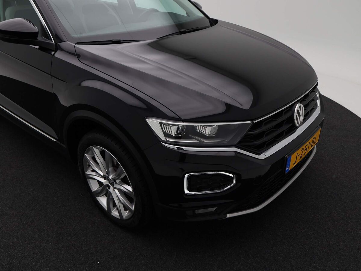 Volkswagen T-Roc 1.5 TSi 150 Pk Automaat Sport | Adapt. Cruise | Camera | ECC | Carplay | Stoel Verw. | 18 Inch