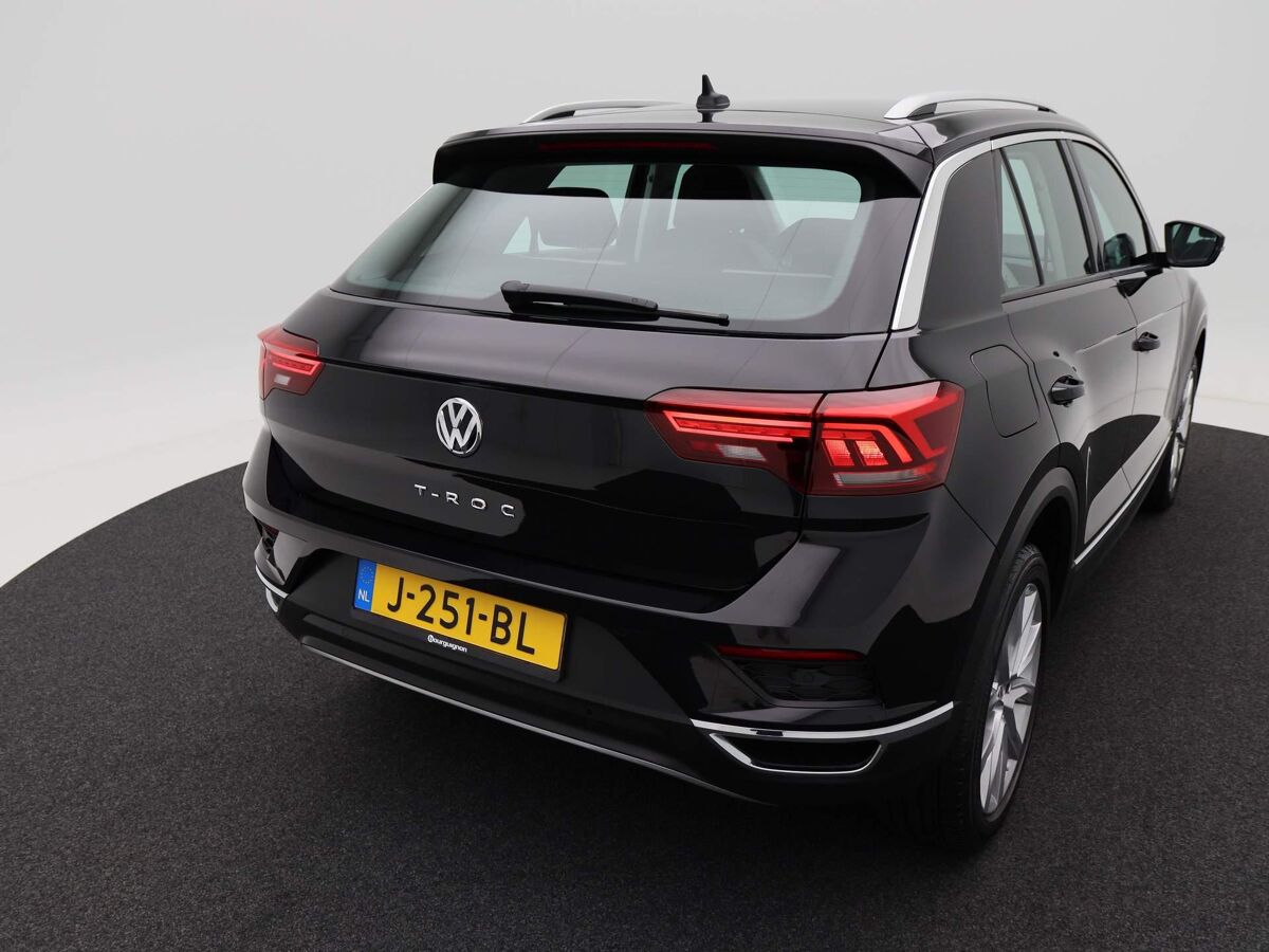 Volkswagen T-Roc 1.5 TSi 150 Pk Automaat Sport | Adapt. Cruise | Camera | ECC | Carplay | Stoel Verw. | 18 Inch